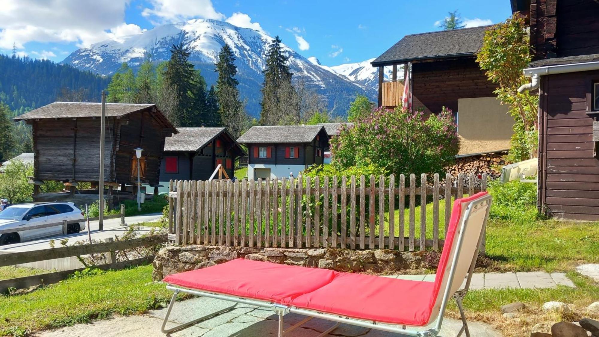 Heimeliges Walliserhaus Fiesch Eksteriør billede