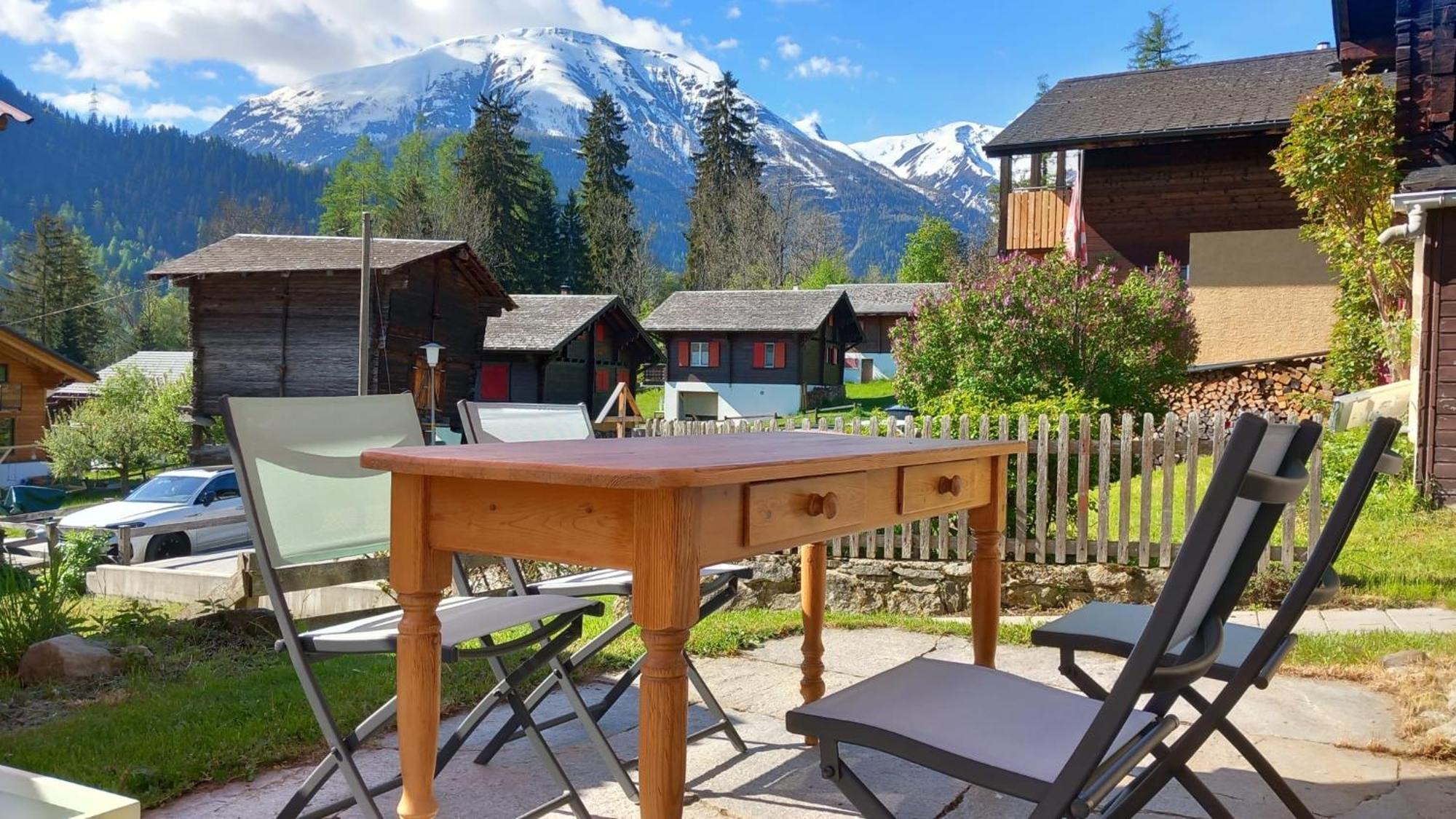 Heimeliges Walliserhaus Fiesch Eksteriør billede